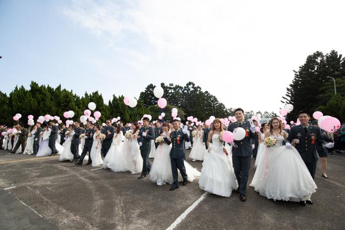 ▲陸軍15日舉行集團結婚，共有147對新人報名。（圖／陸軍司令部提供, 2019.11.15）