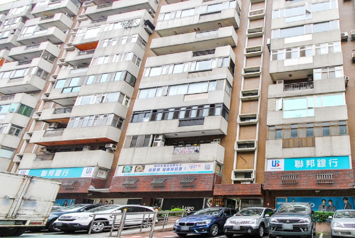 ▲北市大安區忠孝東路四段一棟屋齡42年大樓頂樓戶，以高單價105萬元成交，轉手獲利409萬元。圖為示意圖（圖／信義房屋提供）