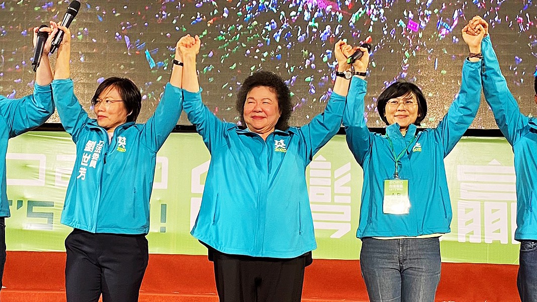 ▲前高雄市長、總統府秘書長陳菊為蔡英文高雄競總成立站台。（圖／記者郭俊暉攝）