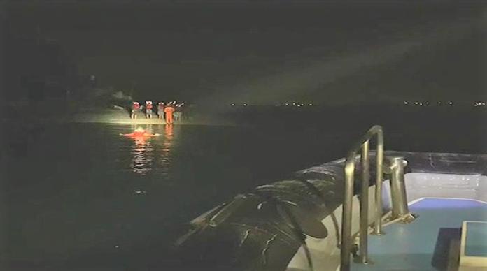 7名大學新生深夜受困建功嶼　岸巡多功能艇馳援救回
