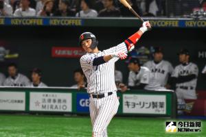 ▲坂本勇人是NPB現役安打最多球員，但距離張本勳3085安仍差617支。（圖／記者葉政勳攝）