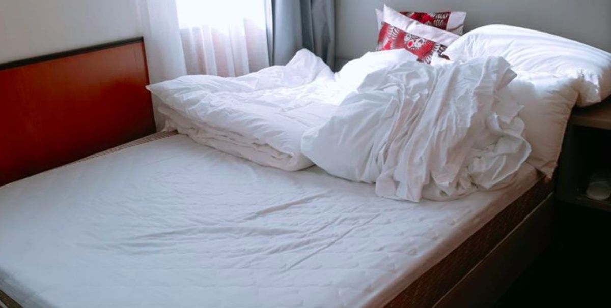 ▲退房的時候你會摺棉被嗎？（示意圖／翻攝爆怨公社）