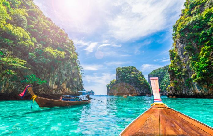 泰國觀光局台北辦事處發出公告，從11月30日起實施電子簽證申請及電子支付。圖為泰國披披群島。（Shutterstock）