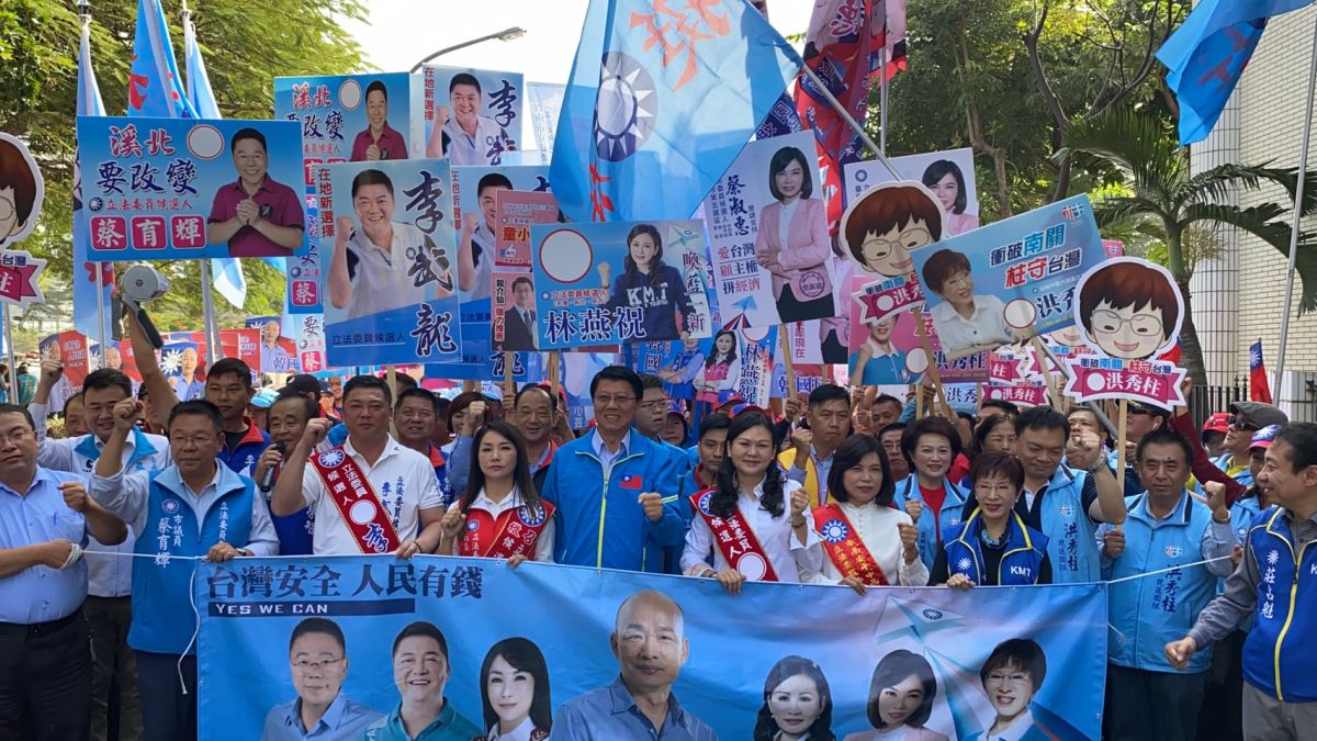 ▲國民黨6位台南立委參選人18日一起前往台南市選委會登記。（圖／記者陳聖璋攝，2019.11.18）