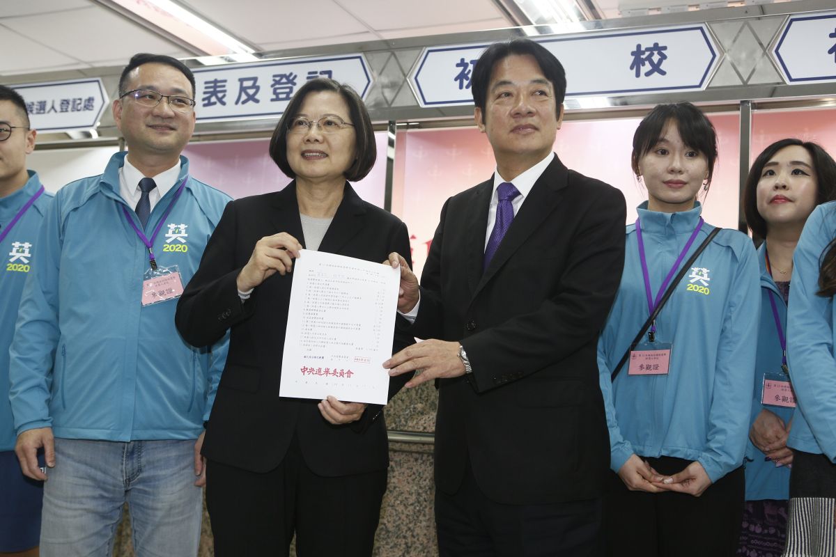 ▲英德配中選會登記。（圖／台北市攝影記者聯誼會提供）