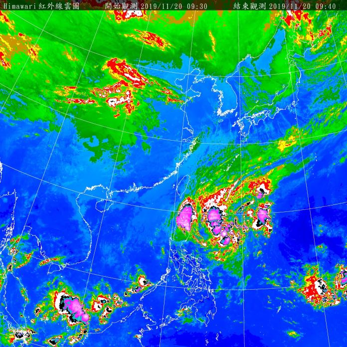 ▲位於菲律賓東方海面的熱帶性低氣壓，今（ 20 ）日已生成為今年第 27 號颱風「鳳凰」，外圍環流水氣影響，迎風面的北台灣周四、周五會有短暫陣雨。（圖／中央氣象局）