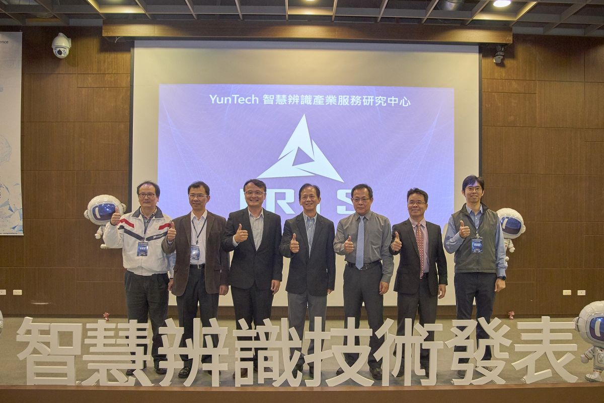 ▲汽車ADAS產品發表會貴賓合影。（圖／記者洪佳伶攝，2019.11.20）