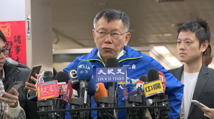 台北市長柯文哲接受媒體訪問。