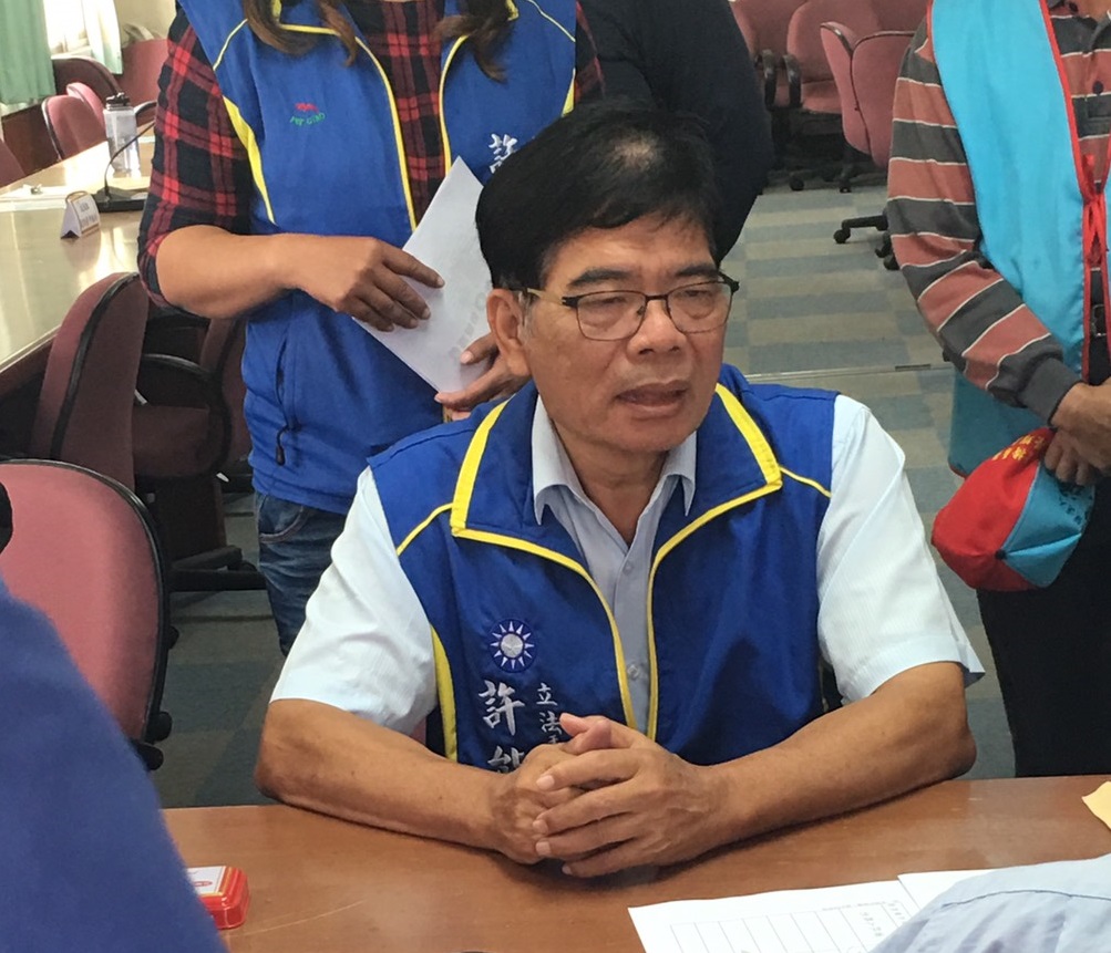 以無黨登記參選嘉義縣山區立委的許能通，要替山區鄉親討公道。(圖／記者陳惲朋翻攝）