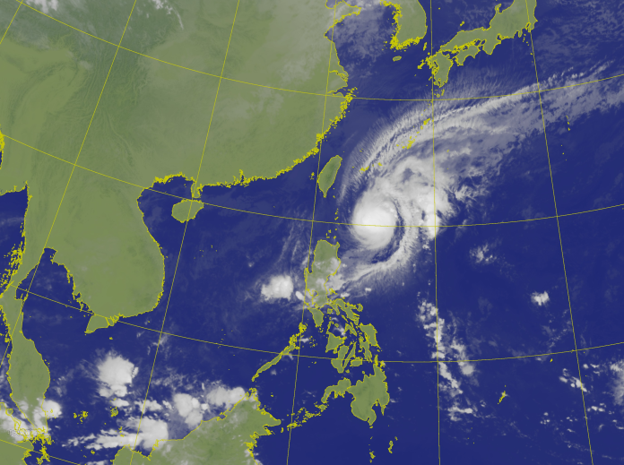 北北基宜發布大雨特報　鳳凰颱風最快下午發海警

