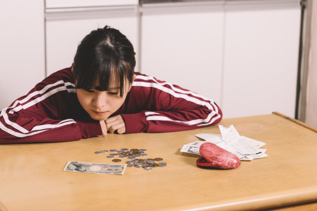 ▲傳統的觀念中，許多老一輩父母都希望兒子娶老婆能娶「勤儉持家」的類型，雖然是十分常見的形容詞，但究竟該如何一眼就看出女孩是否真的勤儉持家呢？圖中人物與新聞無關。（示意圖／翻攝自 PAKUTASO）