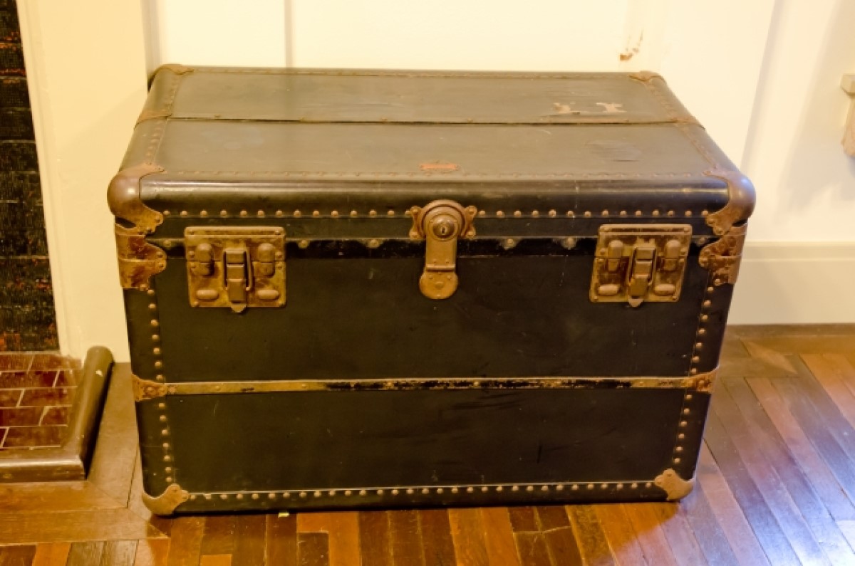 ▲中國大陸一名男子發現父親留下的 2 大箱遺物。（示意圖，非當事箱子／取自 photoAC ）