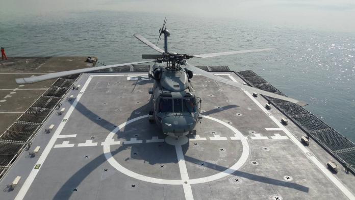 ▲海軍S-70C直升機首降海巡署高雄艦。（圖／海洋委員會海巡署艦隊分署提供, 2019.11.21）