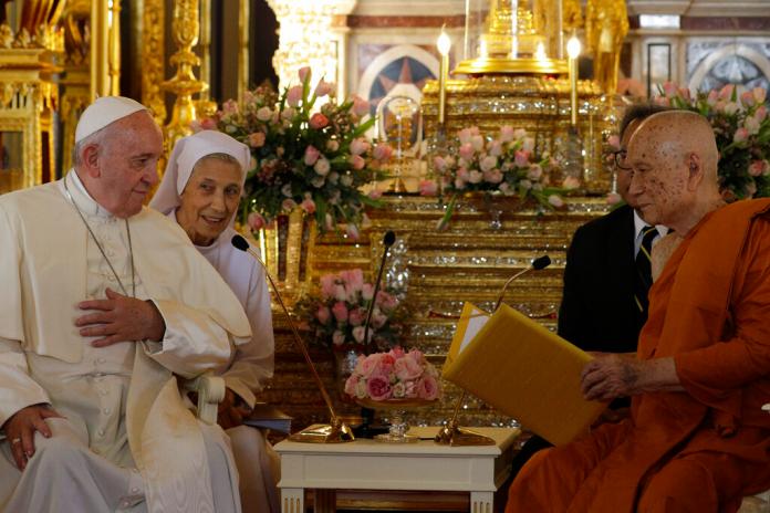 高齡91歲的泰國佛教僧王松德吉長老(Somdet Phra Maha Muniwong)在21日和教宗會晤。（圖／AP）