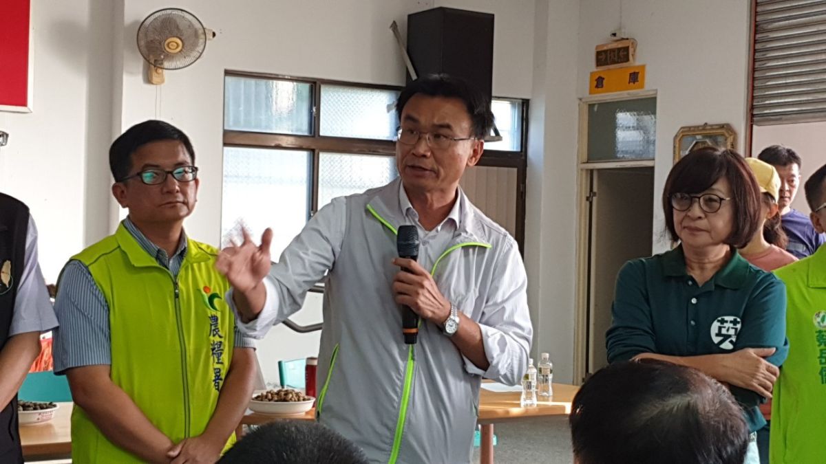 ▲陳吉仲視察花生收購。（圖／記者洪佳伶攝，2019.11.21）