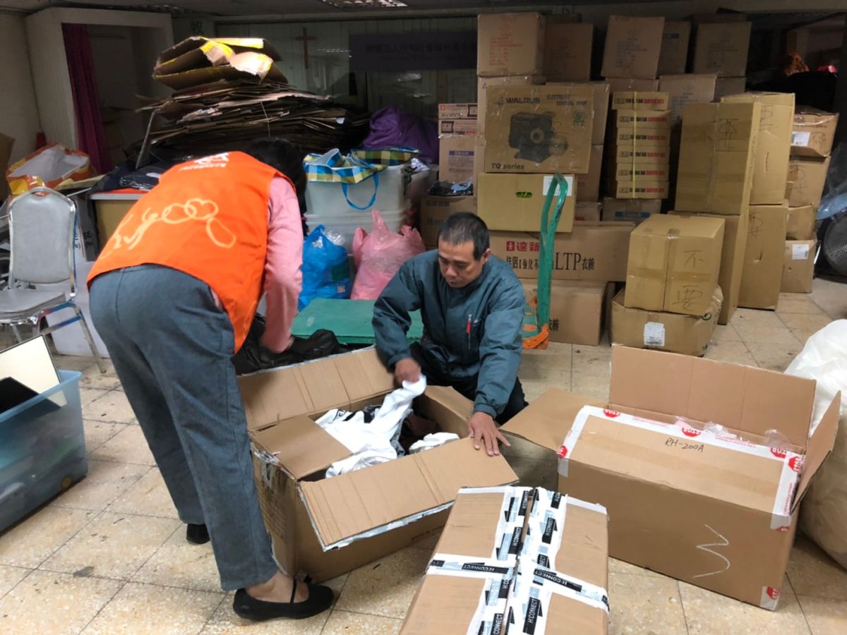 ▲伊甸社會福利基金會，舊衣回收整理場地。（記者趙毓琪攝）
