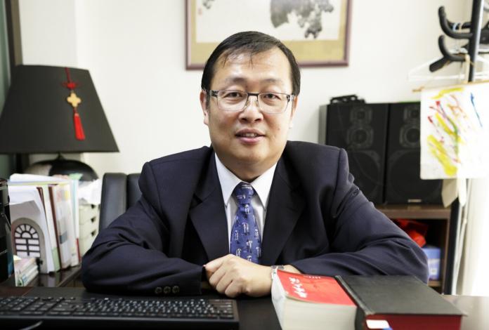 台南知名律師裘佩恩　列安定力量不分區

