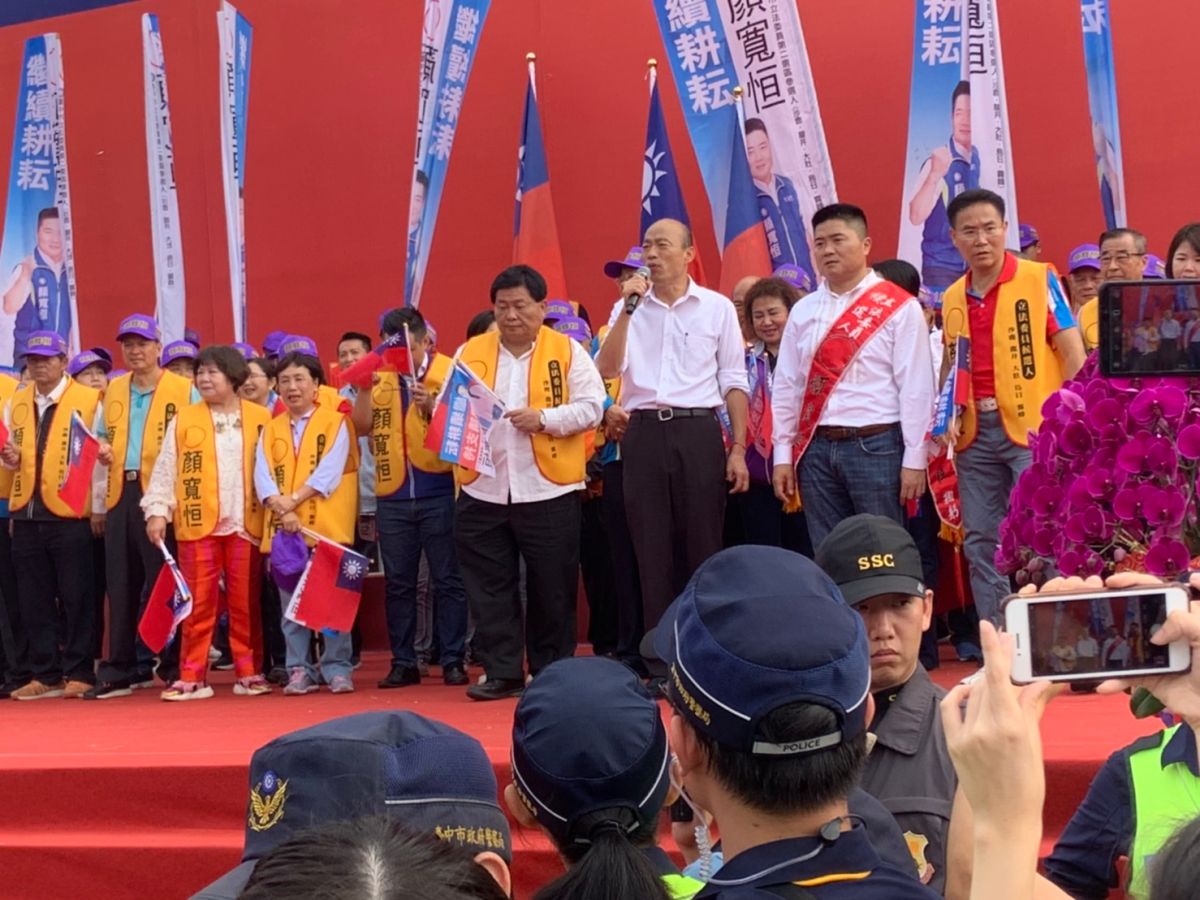 韓國瑜為立委顏寬恆站台。 (圖/記者吳承翰攝)