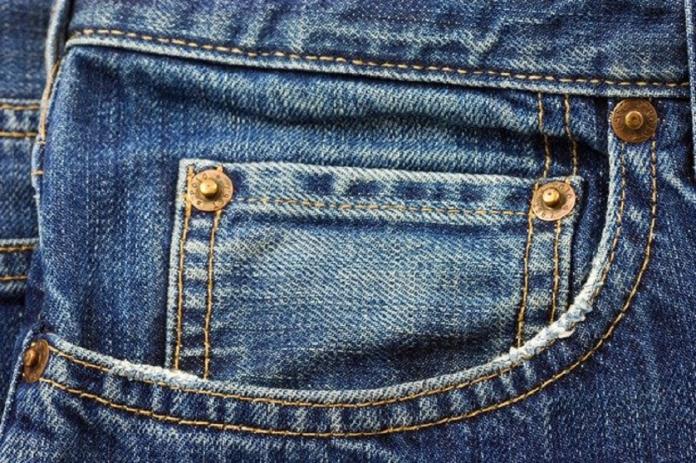 ▲牛仔褲口袋內有個迷你口袋。（圖／取自 Pixabay ）