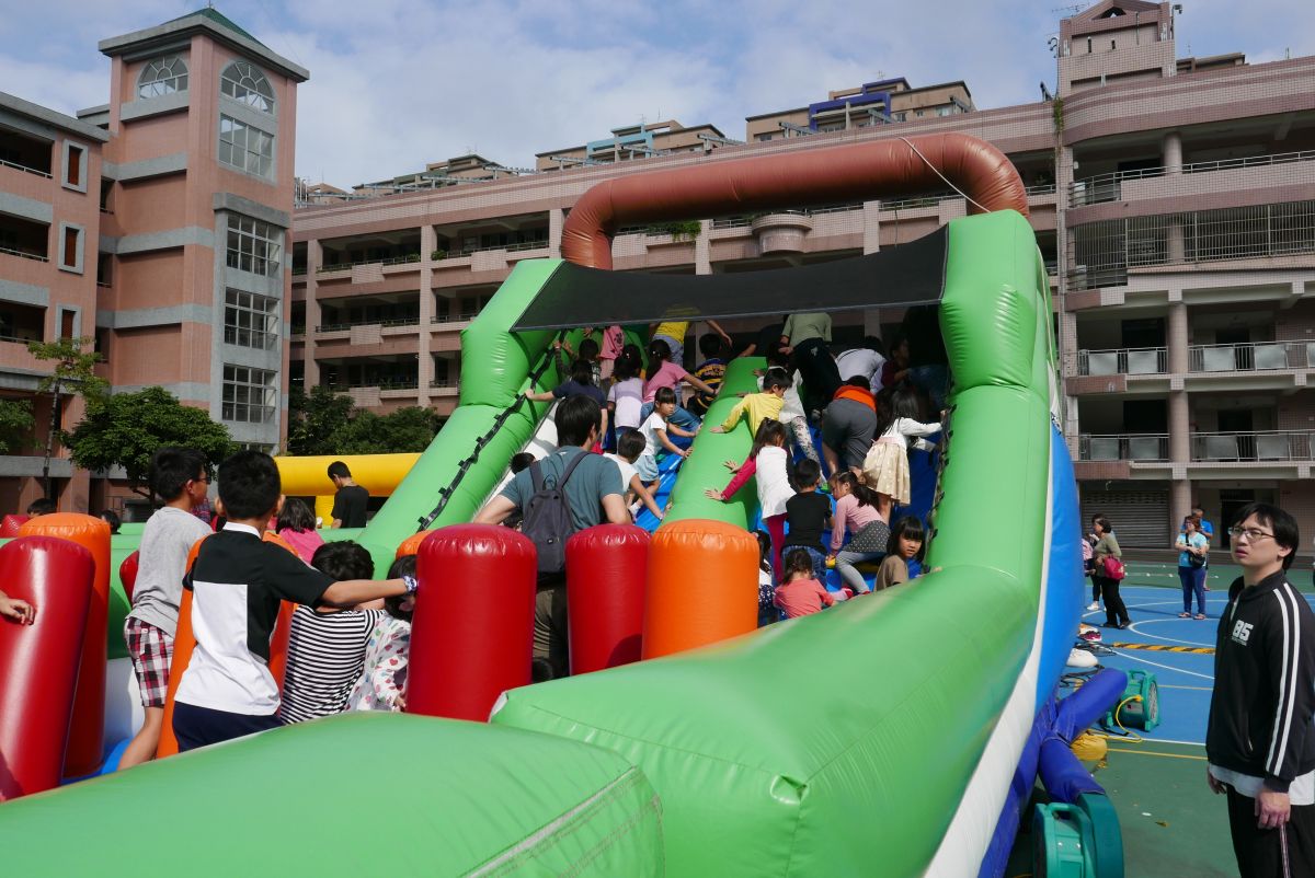 ▲立委江永昌今（23）、明（24）兩日舉辦「氣墊親子趣，江來有活力」的活動。（圖／立委江永昌服務處提供）