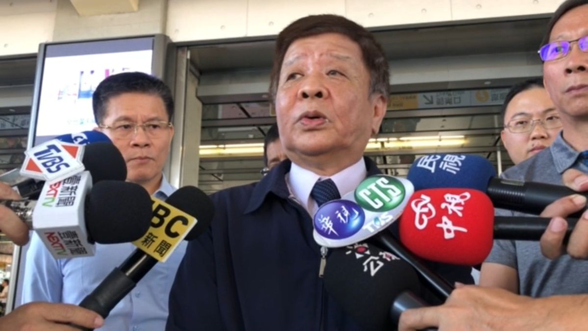 ▲台鐵局電務處長葉世銀。（記者陳致宇攝）