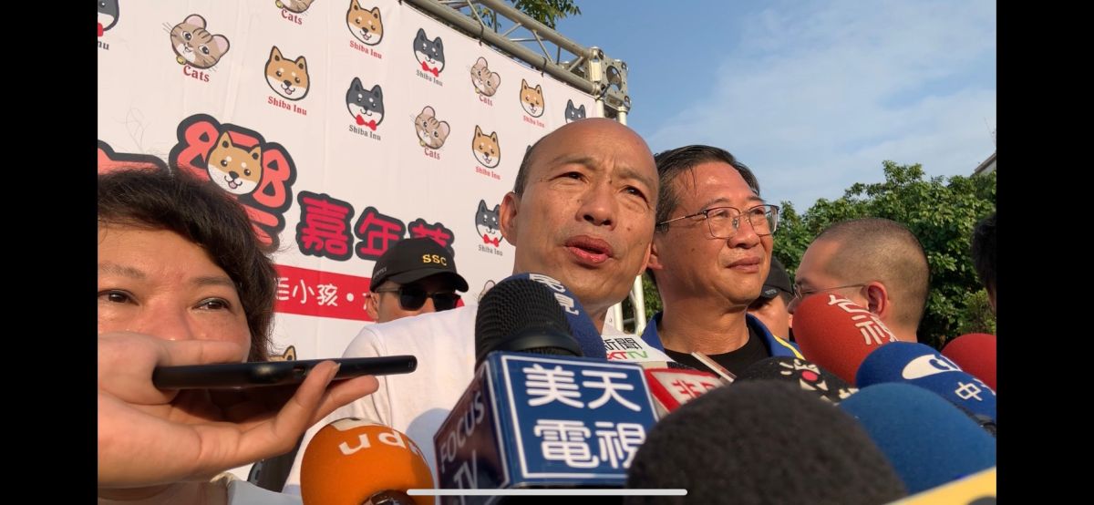 共諜案持續延燒，韓國瑜強硬表示，禮拜一調查局、國安局上班，立刻專案調查，有證據就依法辦理、勿枉勿縱，沒有證據就在放話，兩個局的局長都應該下台。 (圖/記者吳承翰攝)