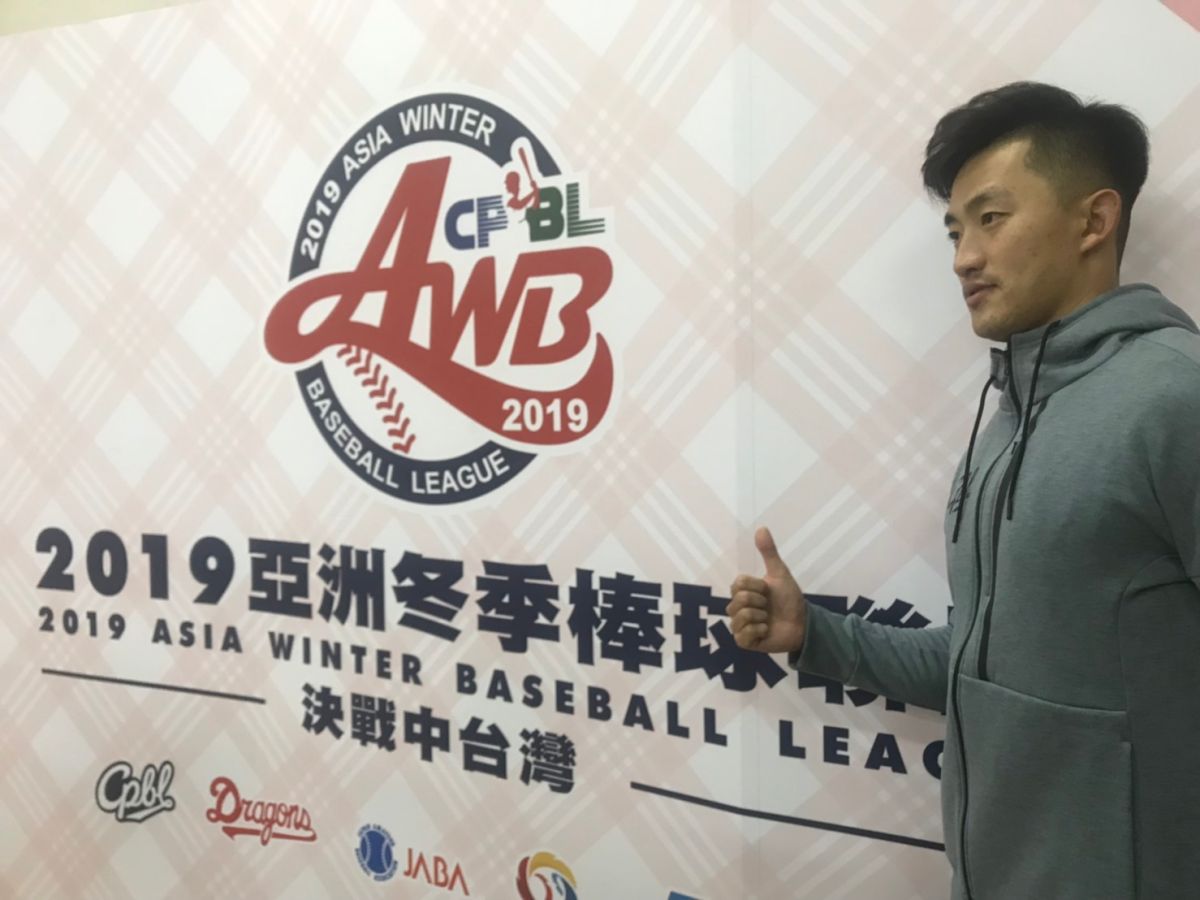 ▲吳昇峰臨時到冬盟現場開球。（圖／記者雷明正攝影）