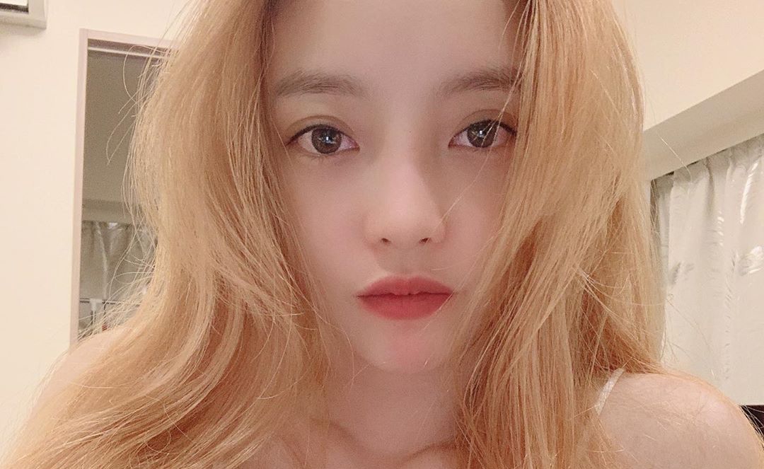 ▲具荷拉生前留下字條，警方透露內容悲觀。（圖／具荷拉IG）