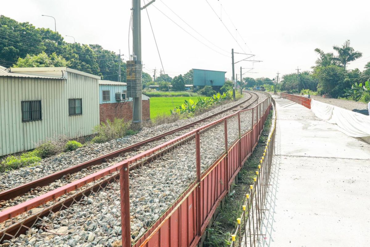 ▲議員張家銨說，大慶烏日鐵路高架化，盧市長態度曖昧不明，導致交通局進度緩慢，能拖就拖。 (圖／張家銨議員提供2019.11.25)