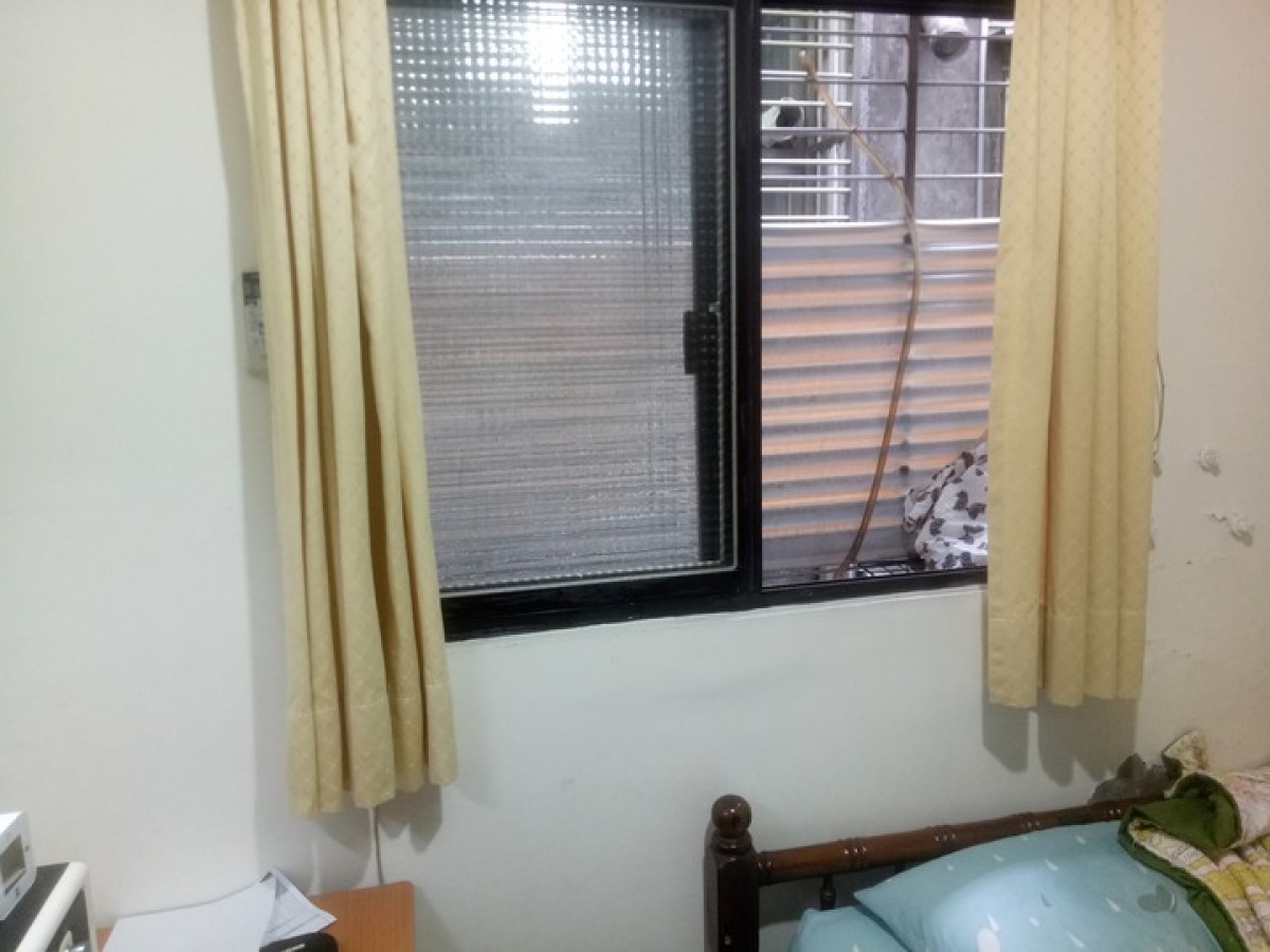 ▲每天照三餐聞鄰居的油煙味，讓男子相當困擾。（圖／翻攝自 Mobile01 ）