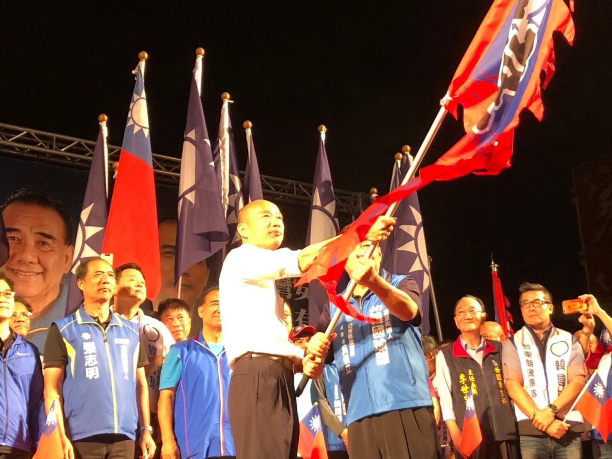 比喻民調高得痔瘡，韓國瑜表示是指民進黨只會用冷冰冰的數字，認為自己高高在上就能高枕無憂，但他在意的是人民心態的變化。 (圖/韓國瑜競選辦公室提供)