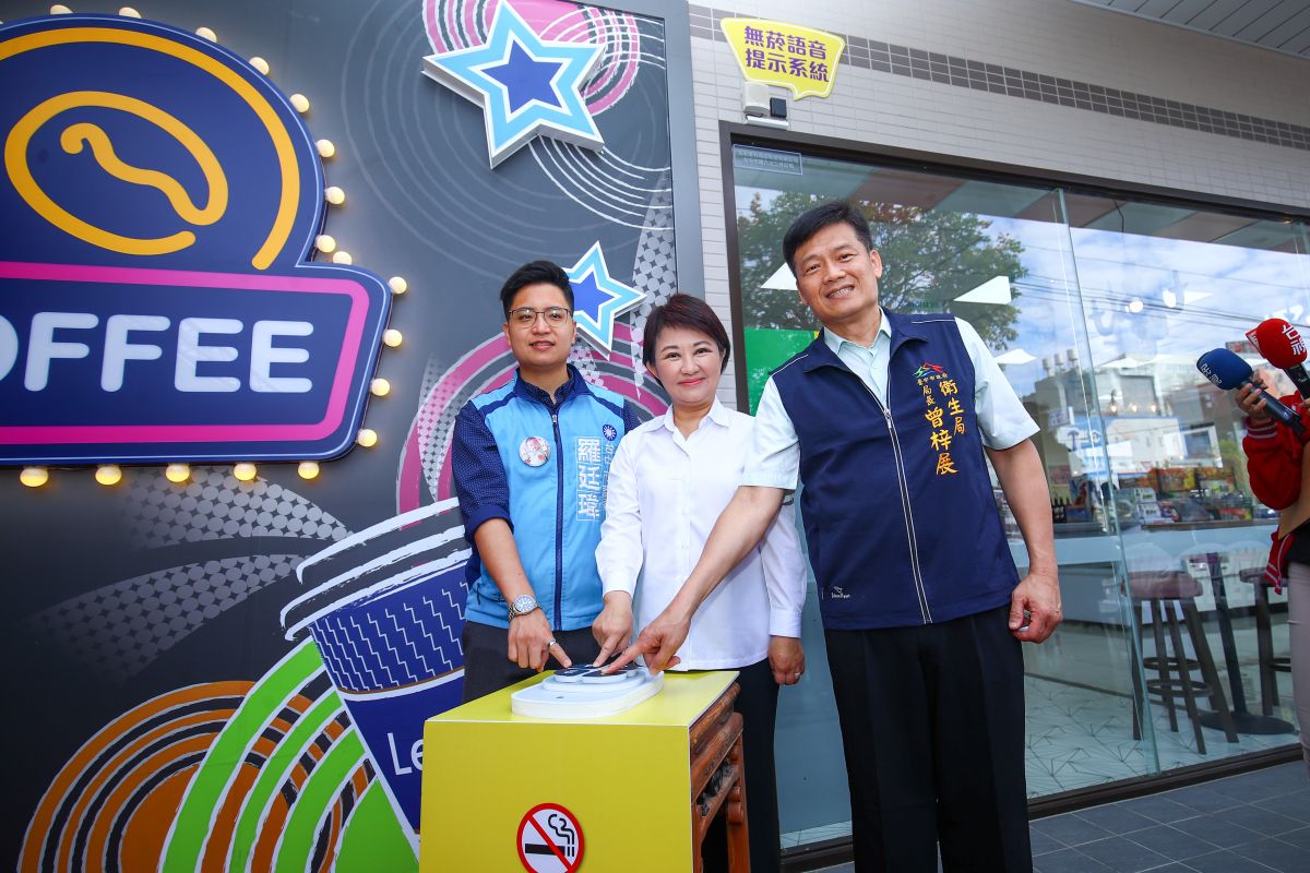 ▲台中市衛生局全國首創「無菸語音廣播系統」，設置在106家熱門超商及咖啡店。 (圖／柳榮俊攝2019.11.27)