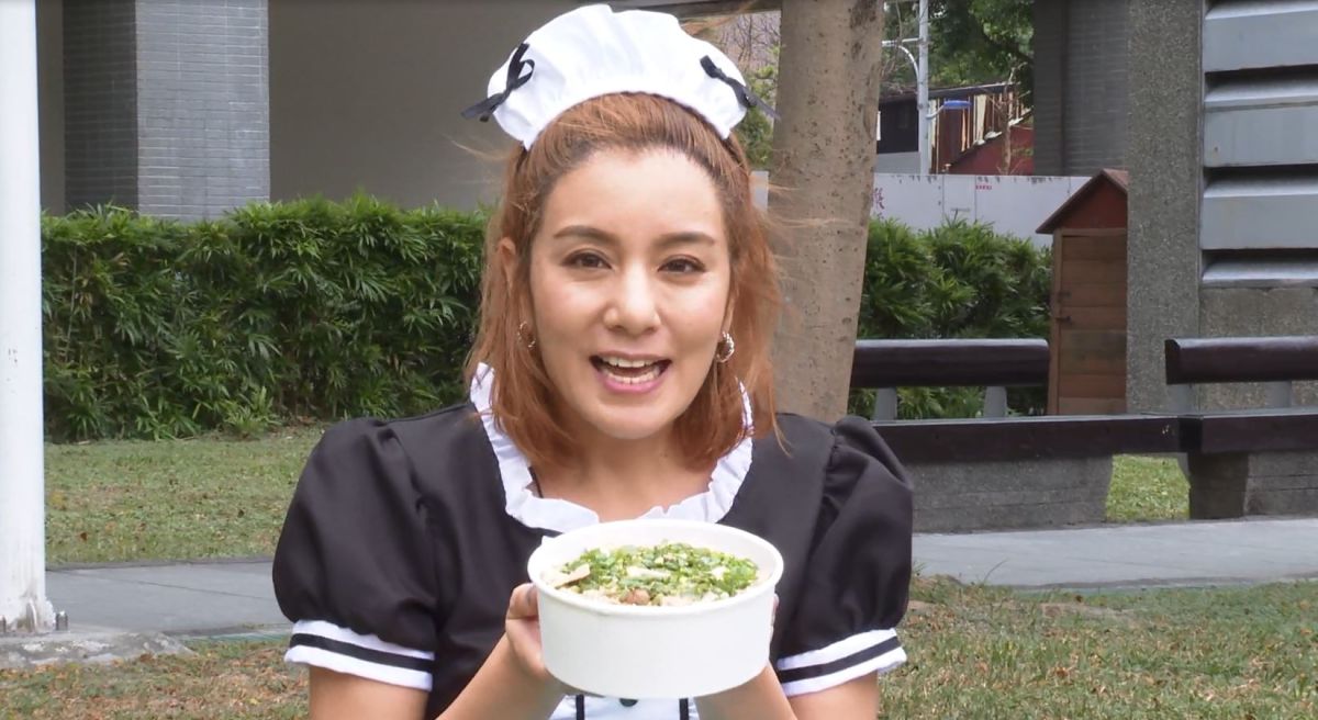 ▲莎莎穿女僕裝。（圖／TVBS提供）