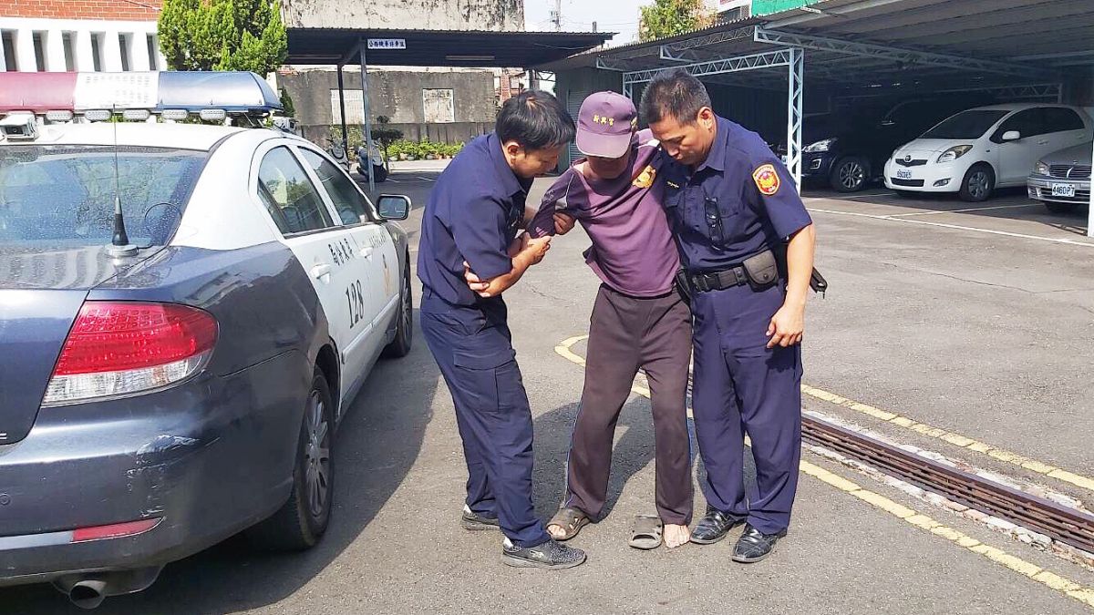 ▲日夜溫差大，如有罹患心血管疾病的民眾要特別注意身體狀況。（圖／屏東警分局提供）