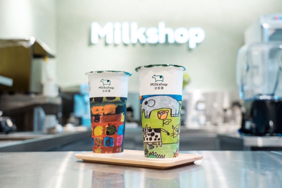 ▲迷客夏限定公益杯，將伊甸基金會小朋友的畫作，製成色彩鮮明的杯身。(圖／資料照片)