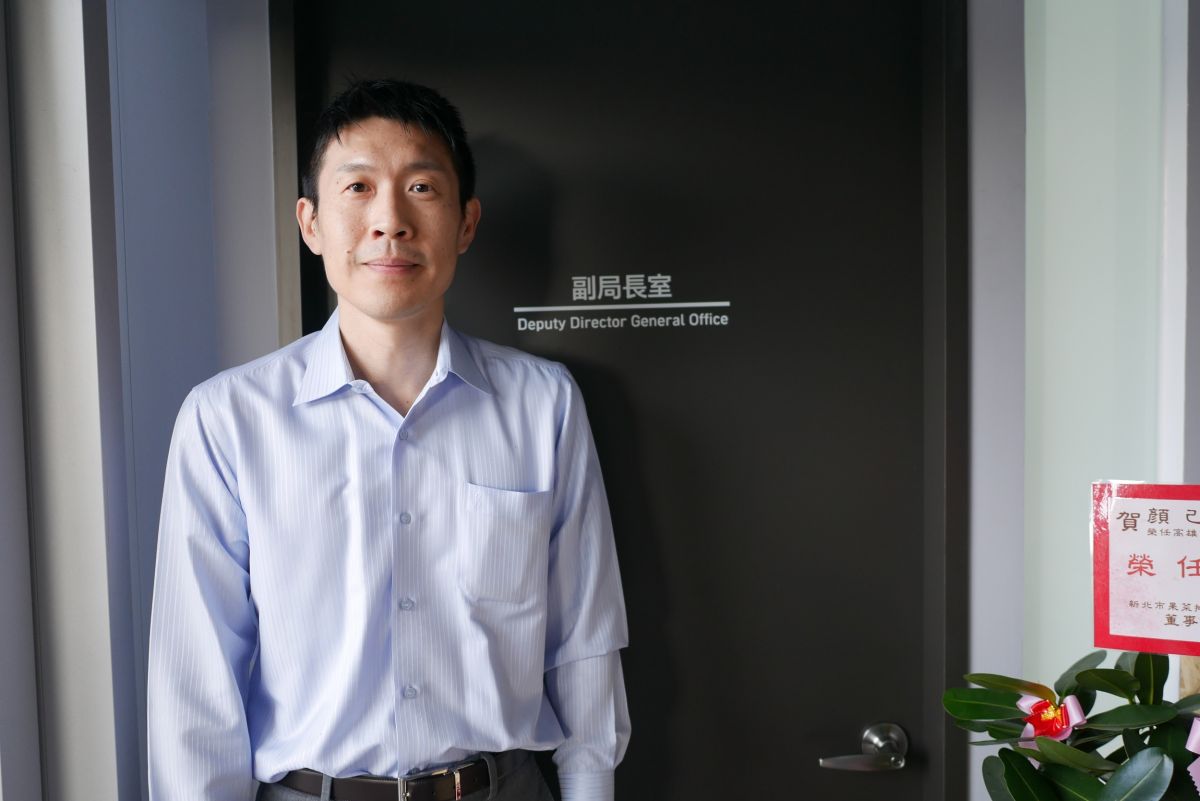 ▲高雄市青年局副局長顏己喨今(29)正式上任，北漂20年返鄉，之前為新北市農業局副局長。(圖／高適青年局提供)