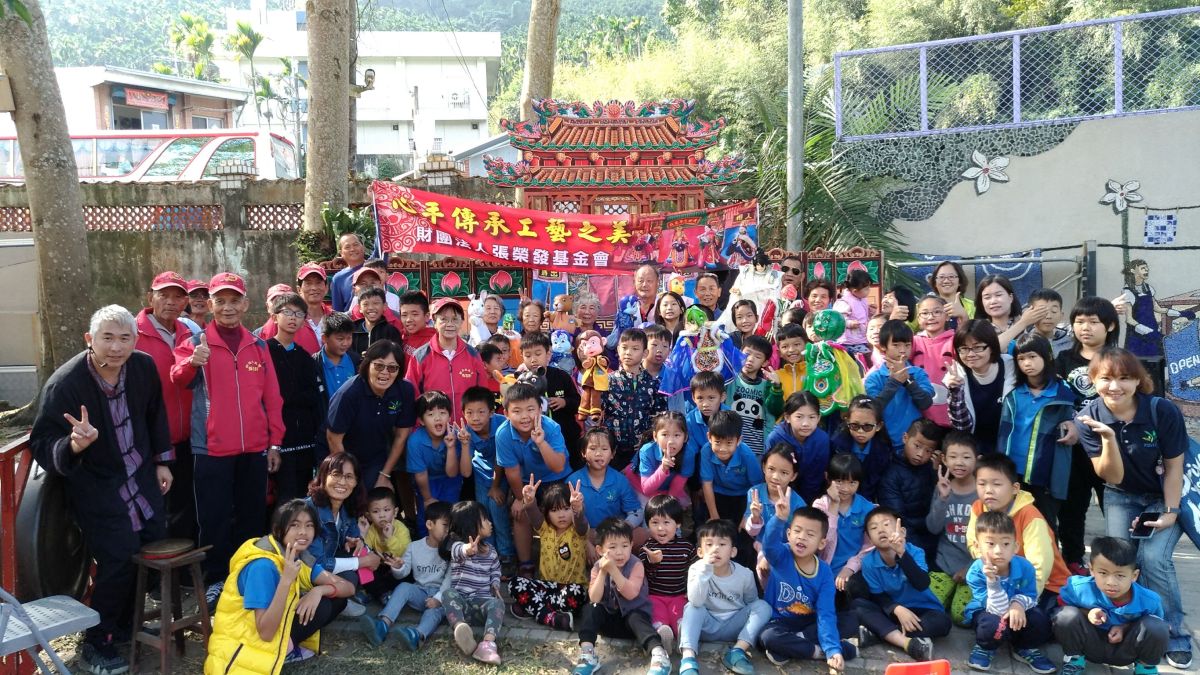 ▲張榮發文教基金會邀請黃世志電視木偶戲團校園演出。（圖／記者洪佳伶攝 , 2019.11.29）