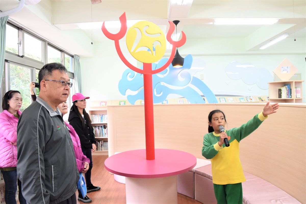 ▲外垵國小社區共讀站揭牌啟用，希望在離島成長的孩子，閱讀力能決定未來的競爭力，並鼓勵學生培養閱讀習慣，享受閱讀樂趣。（圖／記者張塵攝，2019.11.30）