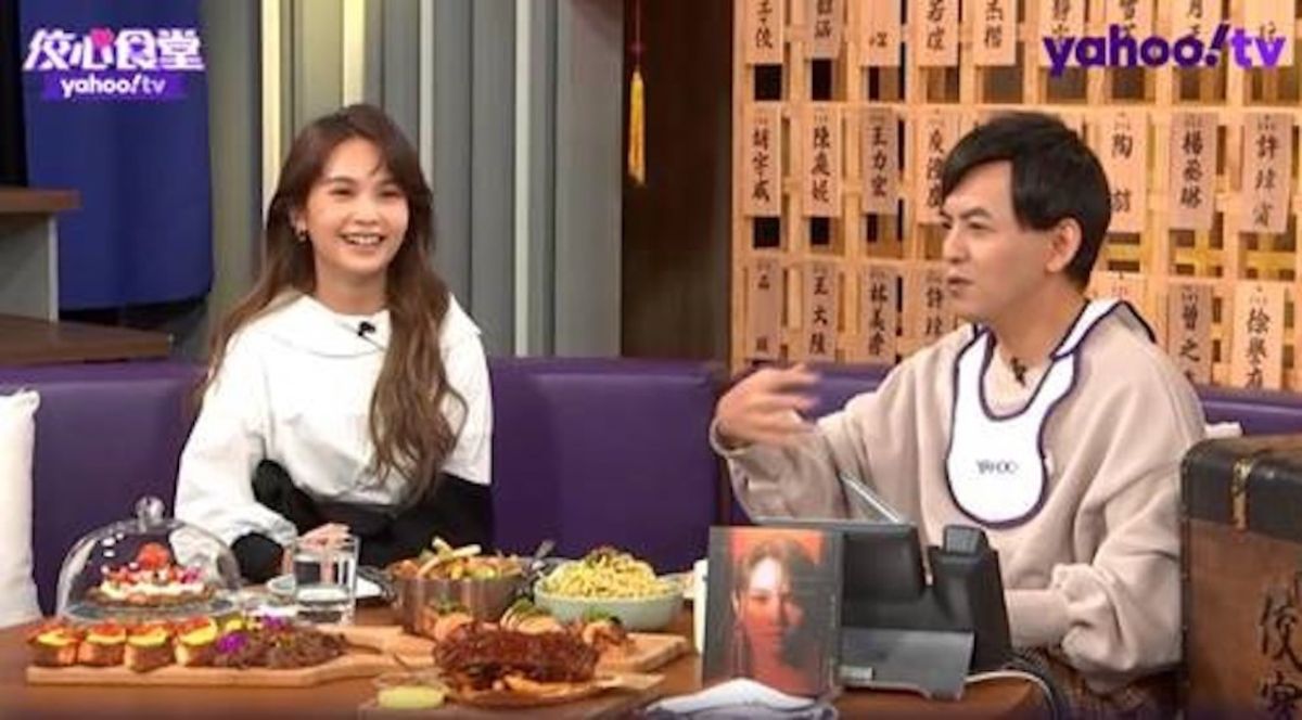 ▲楊丞琳和黃子佼開心合照。（圖／Yahoo TV提供）