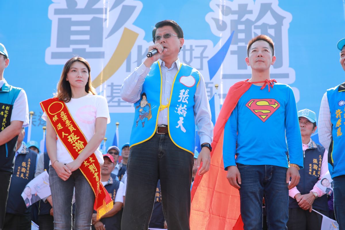 ▲韓粉響應謝龍介的呼籲，開始湧現入黨潮要選後拱他當主席。國民黨立委林奕華表示，眼下重點是總統大選，不應出現失敗主義（圖／記者陳雅芳攝，2019.11.30）