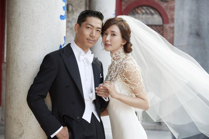▲林志玲（右）與AKIRA（左）2019年在台南市全台吳姓大宗祠舉行結婚儀式，AKIRA堅定溫暖的相伴，讓決心嫁給愛情的林志玲確信自己在等待的伴侶就是眼前這個人。（林志玲工作室提供）