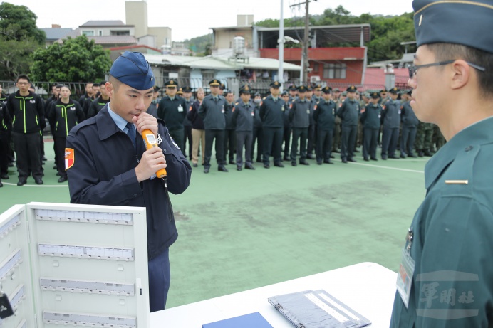 ▲ 國防部勤務大隊辦理內部管理示範。（軍聞社記者李忠軒攝）