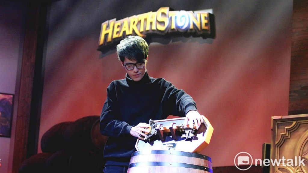 知名《爐石戰記》主播偷米昨日主動聯繫外媒，發表看法。   圖：陳耀宗/攝