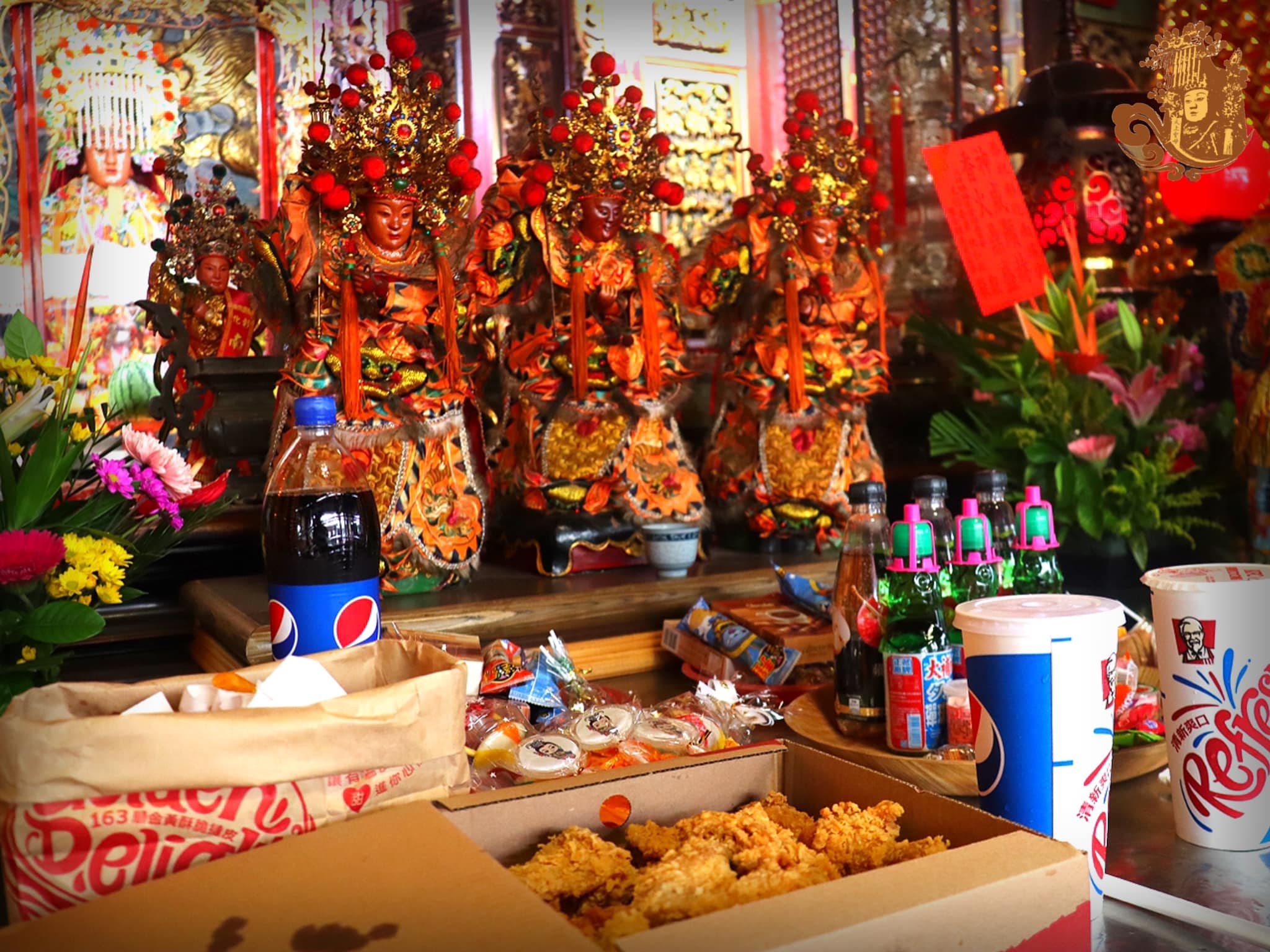 彰化南瑤宮太子爺喜歡吃炸雞、喝可樂。（圖／翻攝自彰化南瑤宮粉專）