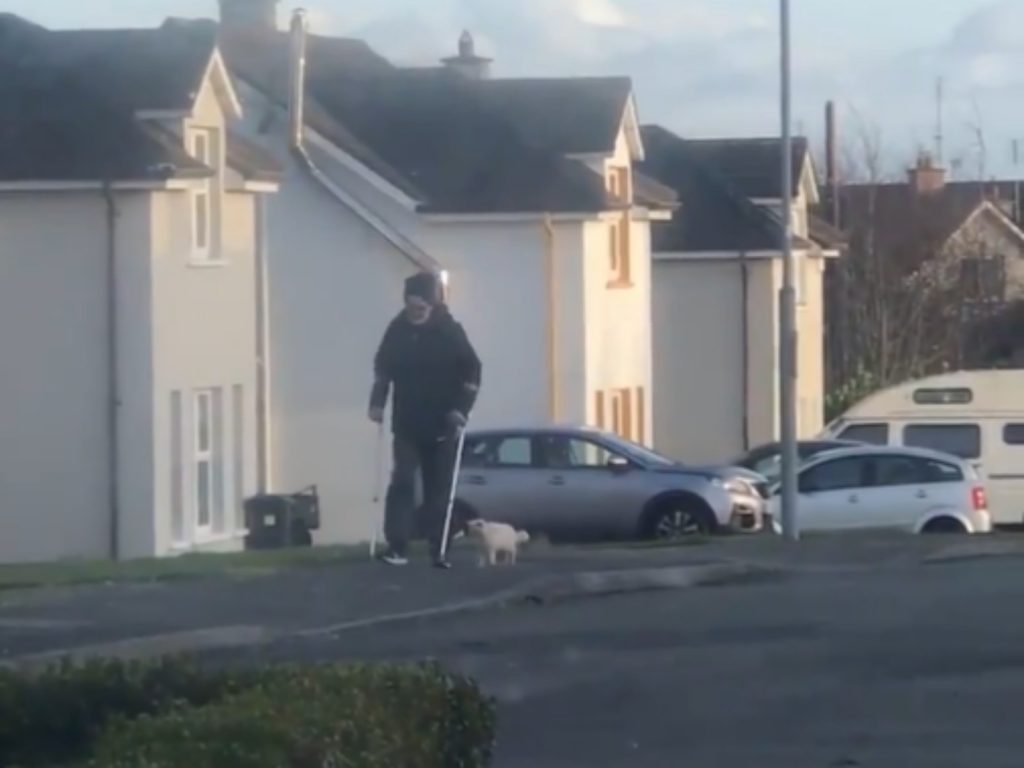 基恩回家之後，米切黏得更緊了！ (圖/Aoife Keane) 