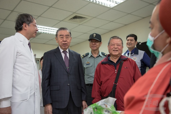 李棟樑探慰因公傷殘士兵　表達關懷與鼓勵
