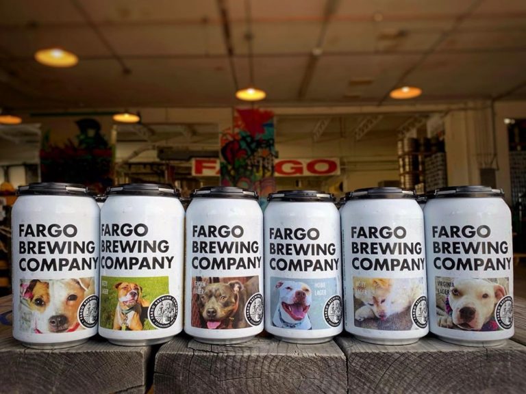 美國啤酒廠Fargo換新包裝，瓶身印上六隻狗狗的照片（圖／IG@fargobrewing）