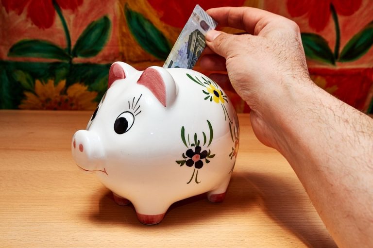 小豬撲滿存錢筒。（圖／Pixabay）