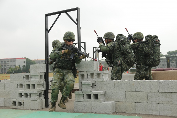 ▲ 陸軍特戰指揮部舉辦「核心職能競賽」。（軍聞社記者李忠軒攝）