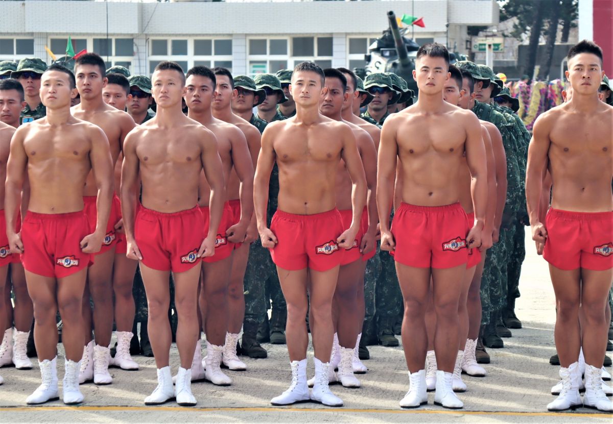 ▲澎防部舉辦70周年部慶活動，邀請地方人士及澎防部官兵眷屬約一千二百餘名參與盛會，官兵展示壯盛軍容傳承澎湖離島「鎮疆」光榮傳統。（圖／記者張塵攝，2019.12.01）